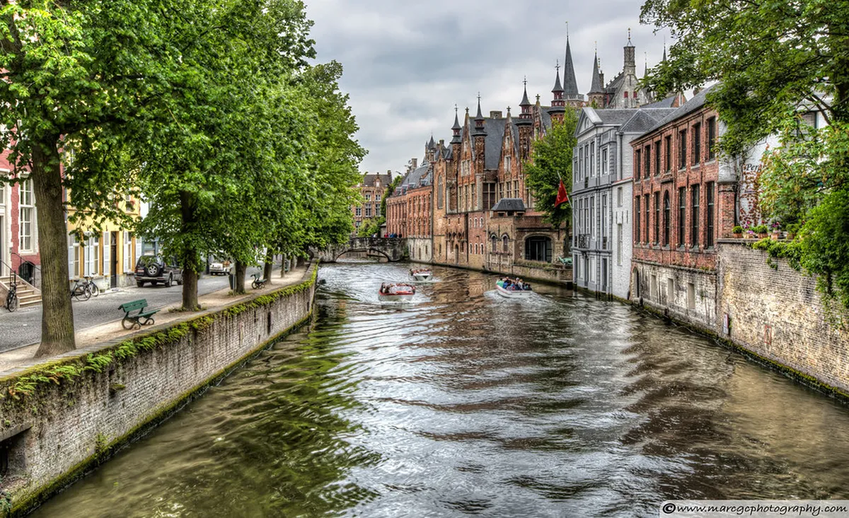 Tour vs DIY: Which Day Trips Need a Guide? in Bruges