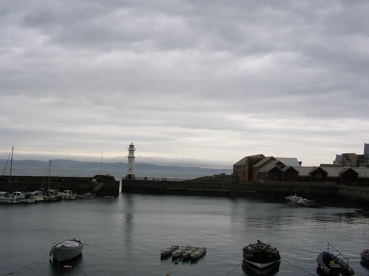 Coasteering and Sea Kayaking Adventures in Edinburgh