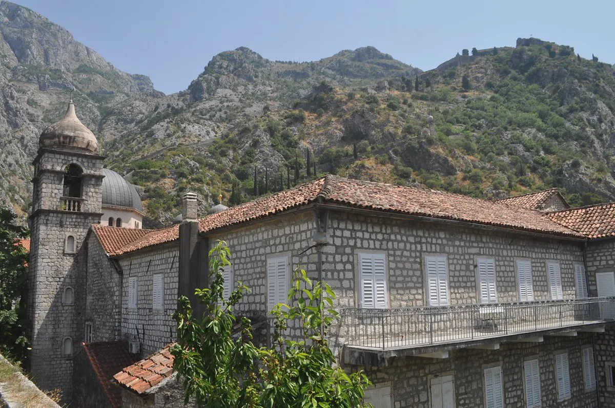 The City Walls Climb: Guided or Solo? in Kotor