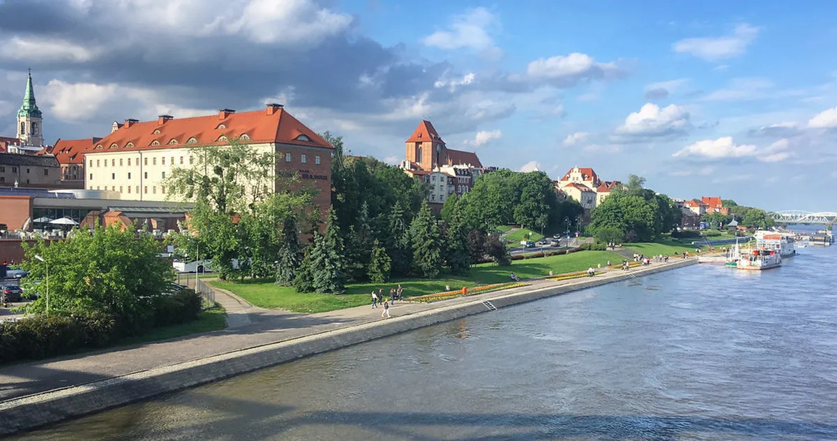 Free vs Paid Krakow Walking Tours — a scene in Krakow