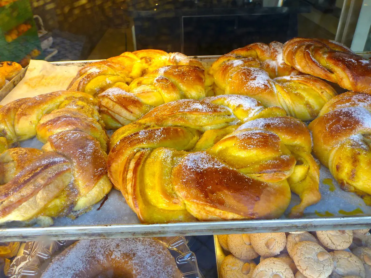 Best Porto Food Tour Types to Book — a scene in Porto